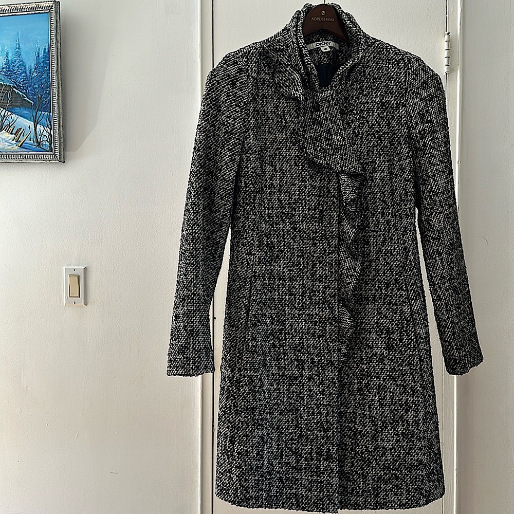 DNKY Coat . Size 10 . Like new . 39% Wool. Classic. Black/Gray.With pockets